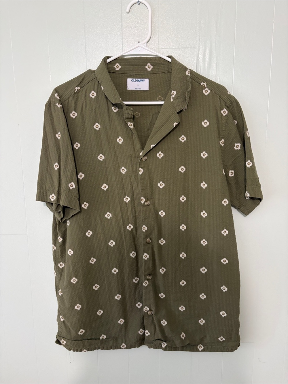 Old Navy Olive Green Short-Sleeve Button-Down Shirt with Cream Pattern